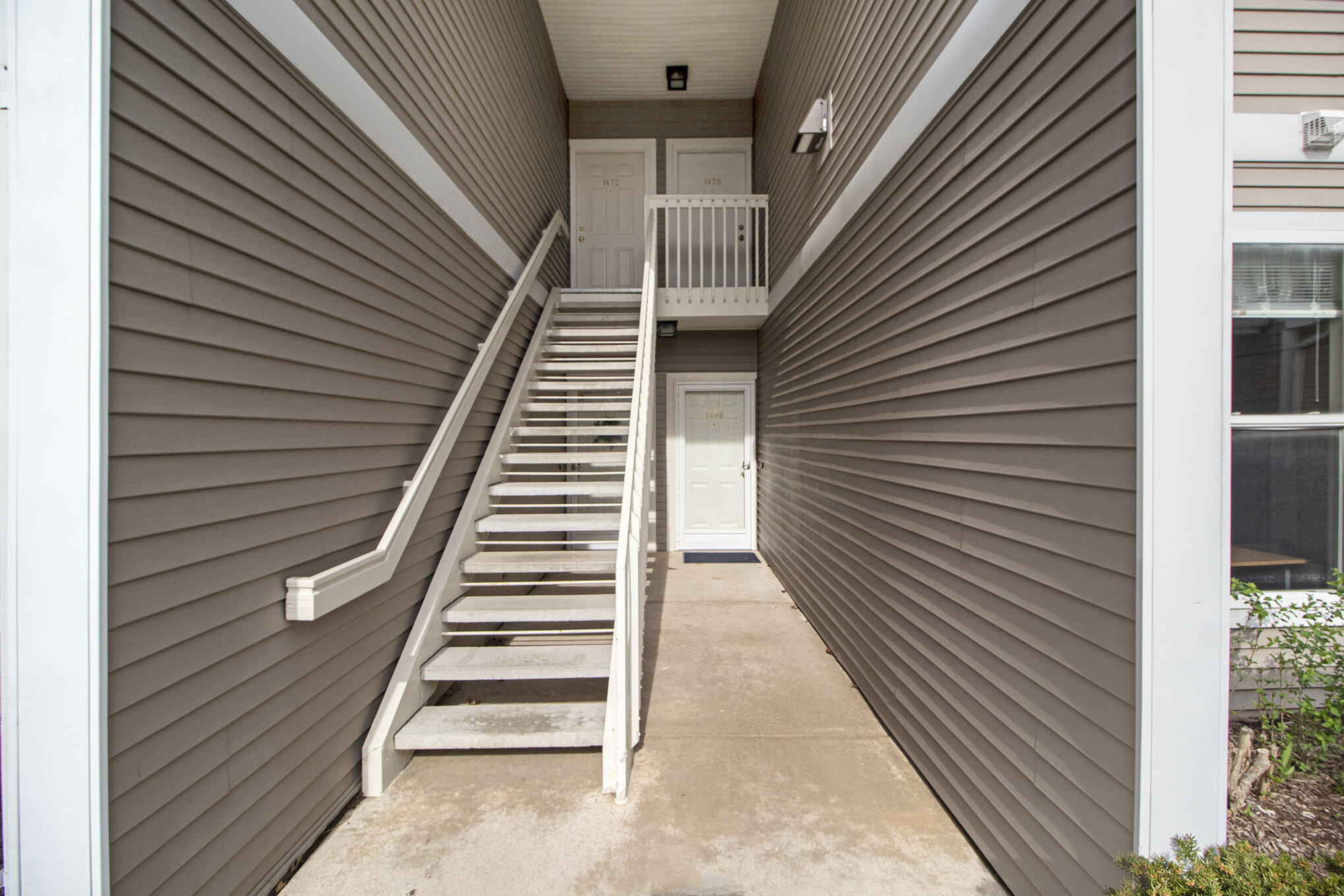 1468 Fox Pointe Circle
