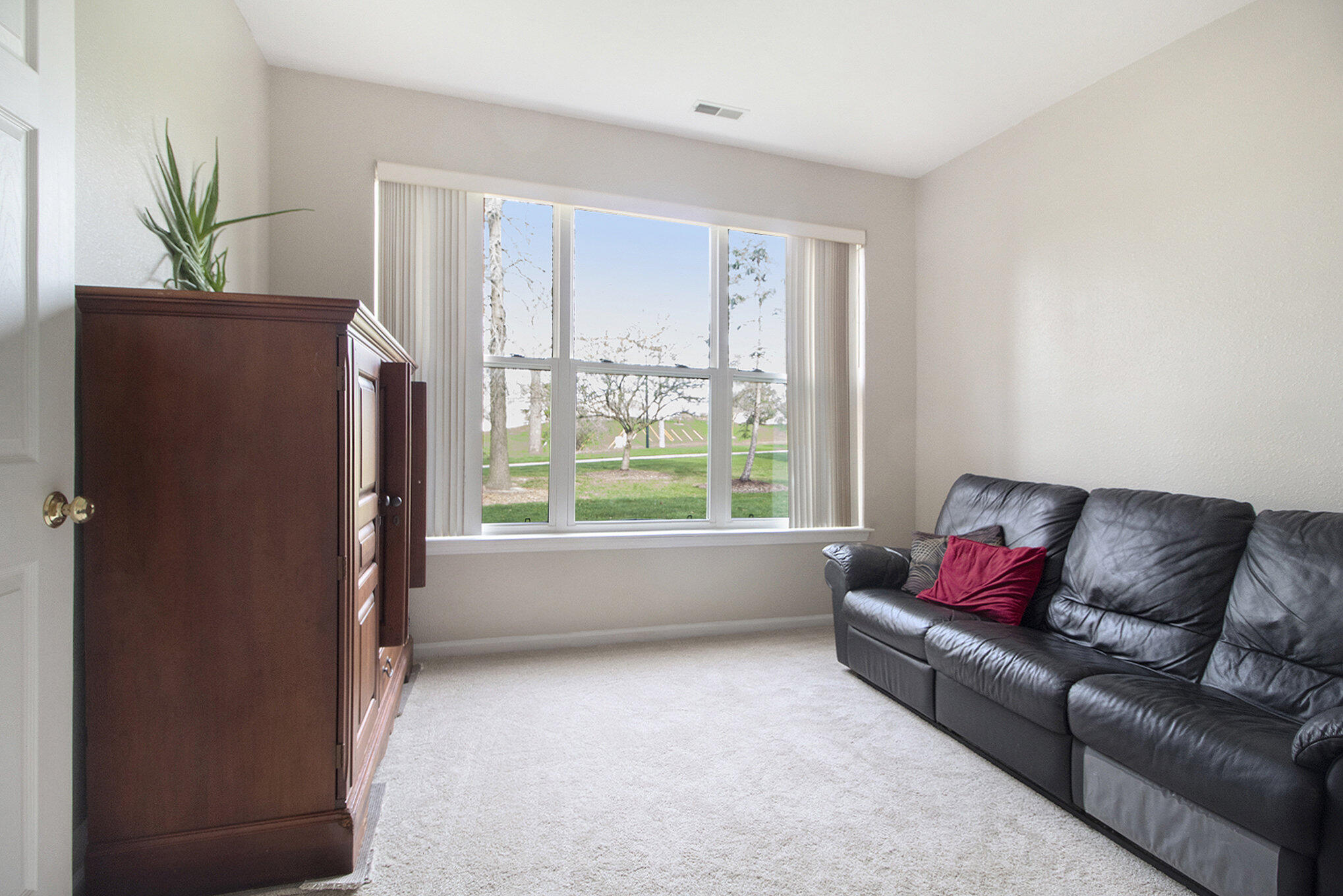 1468 Fox Pointe Circle