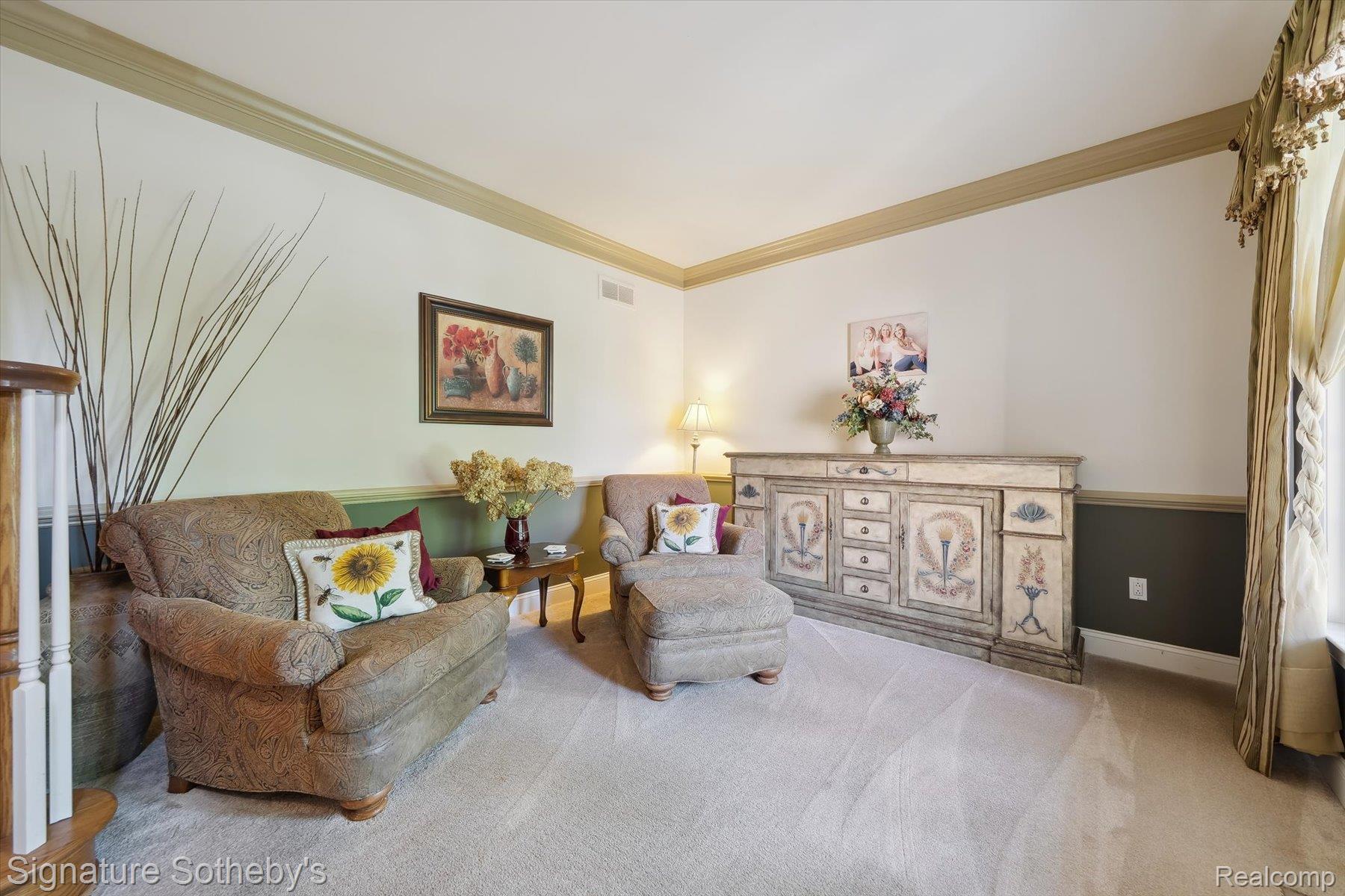 44843 Broadmoor Circle S