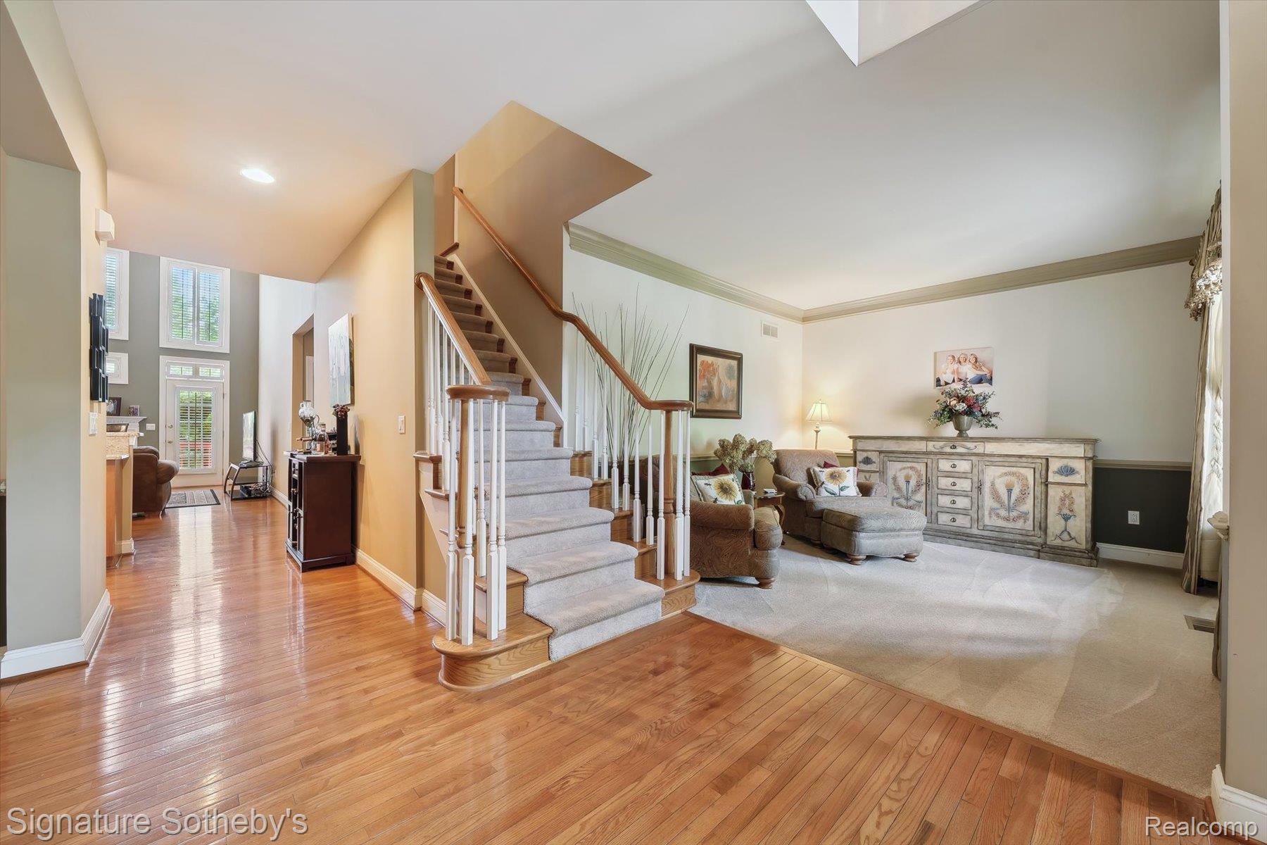 44843 Broadmoor Circle S
