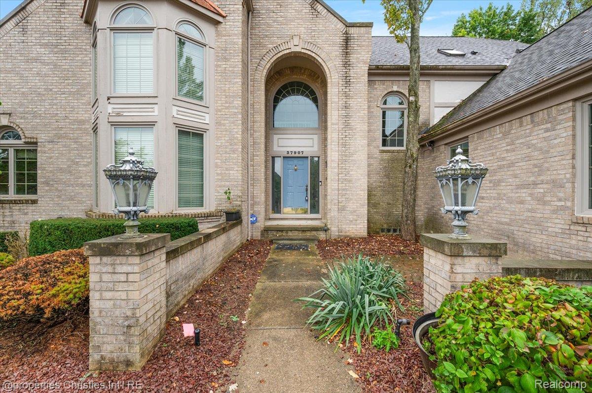 37907 Turnberry Court