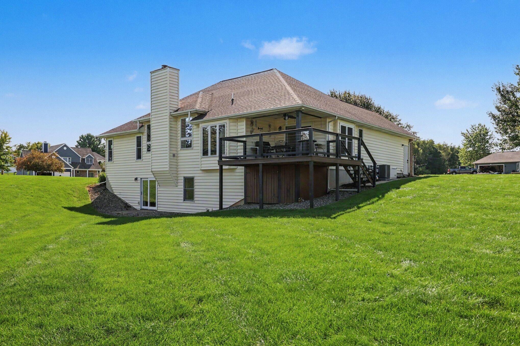 12 Hawksbury Point