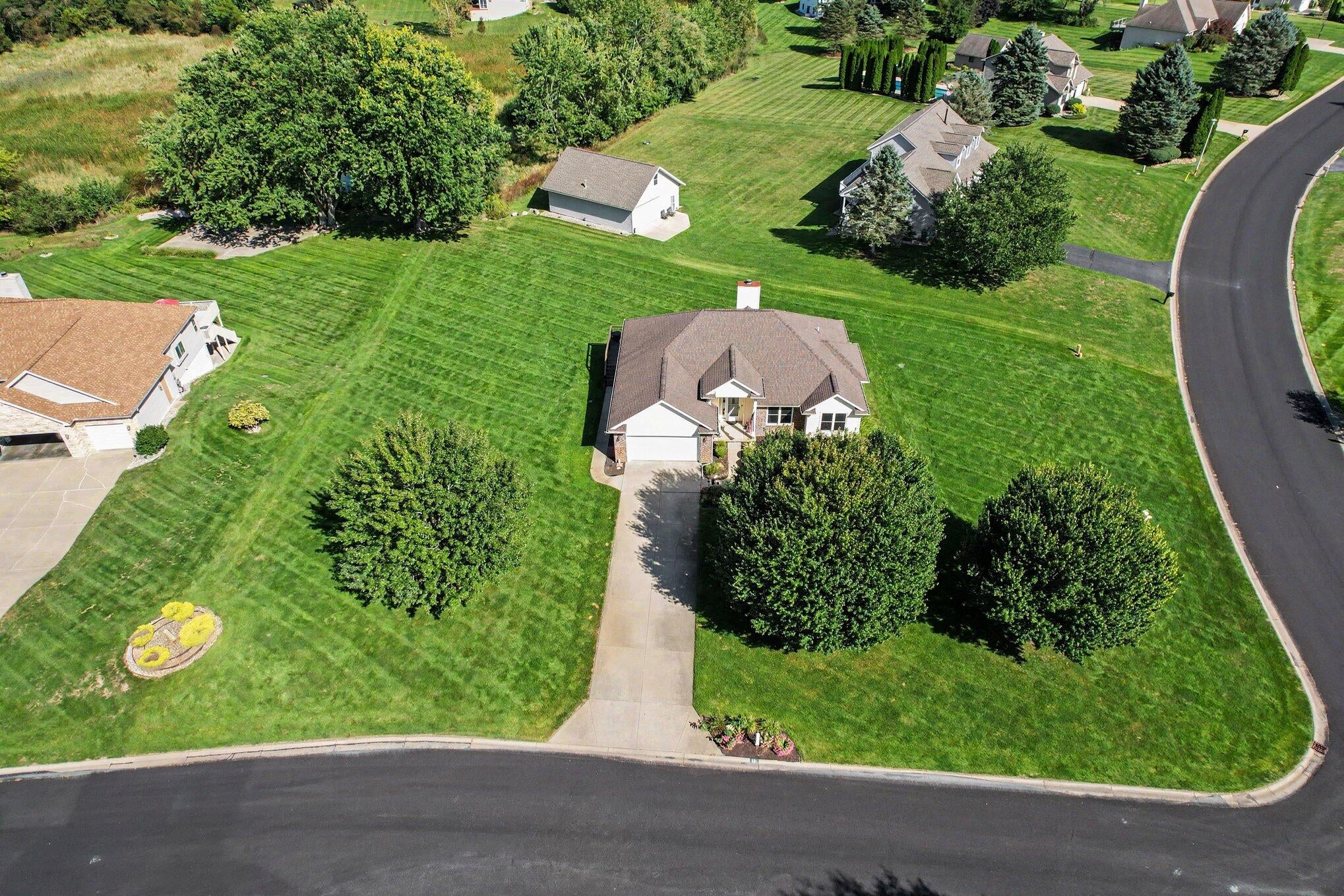 12 Hawksbury Point