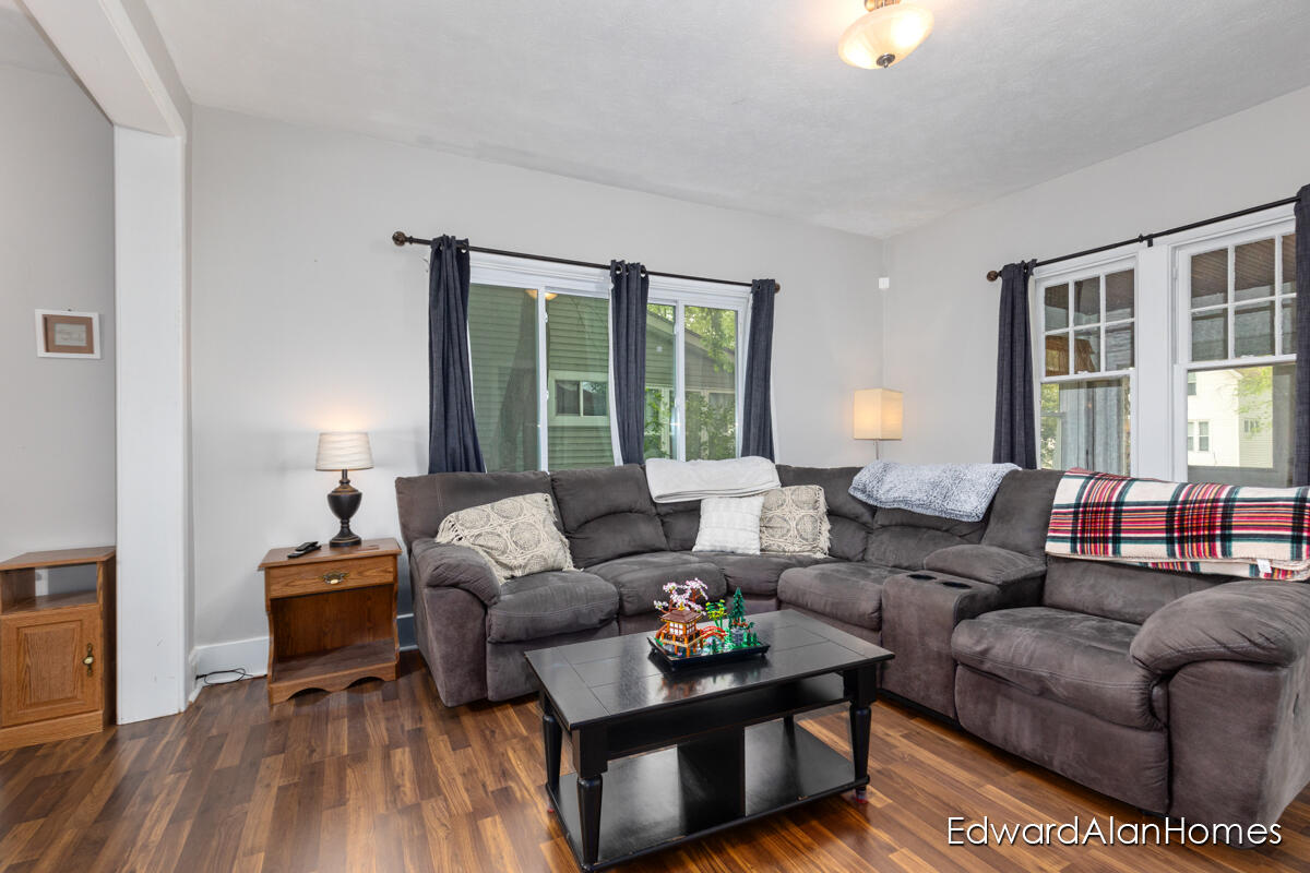 187 W 16th Street