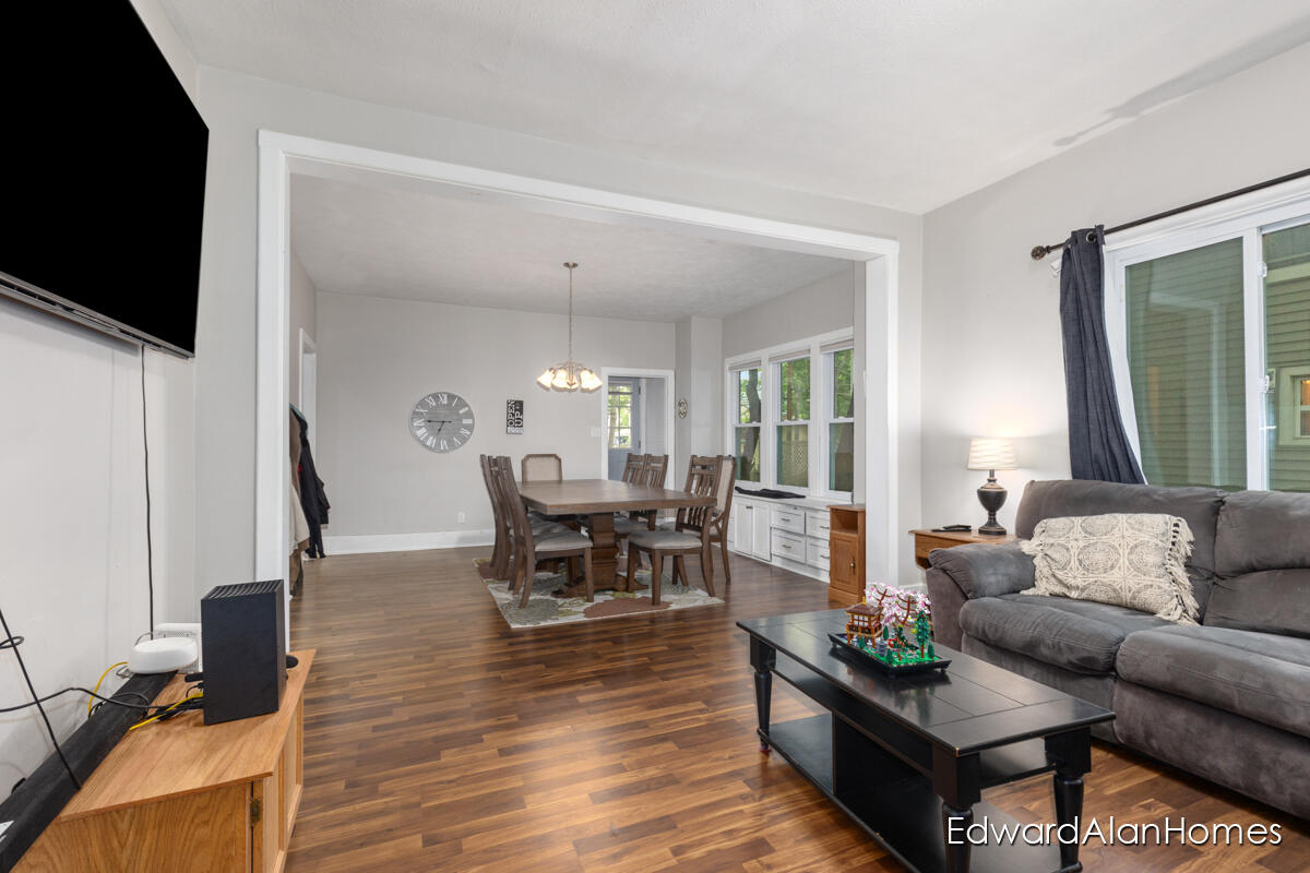 187 W 16th Street
