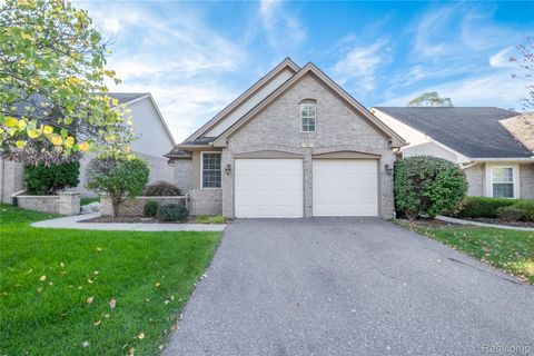 919 Whisperwood Drive Fenton City MI 48430