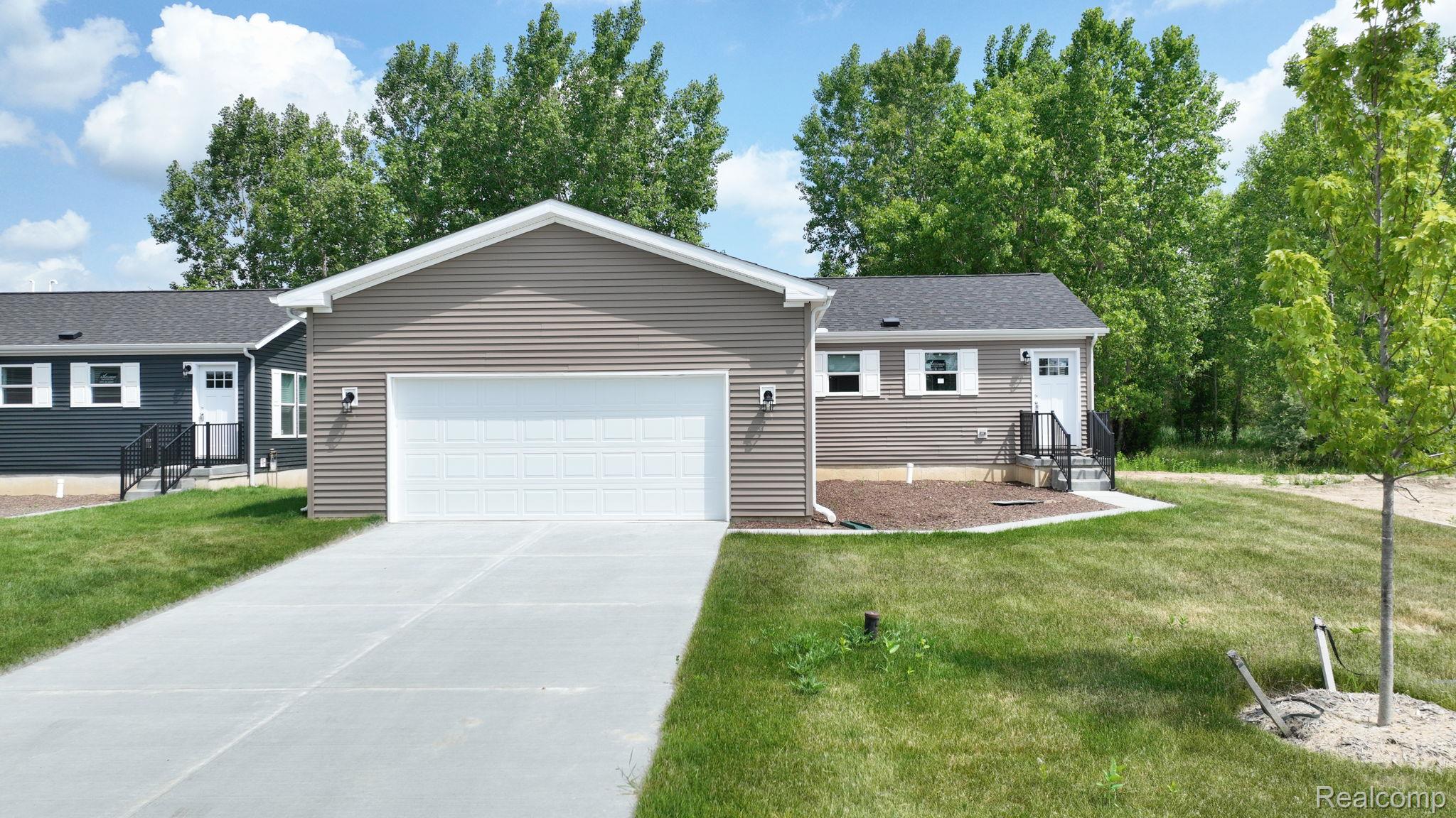 4419 MAPLE LEAF Trail