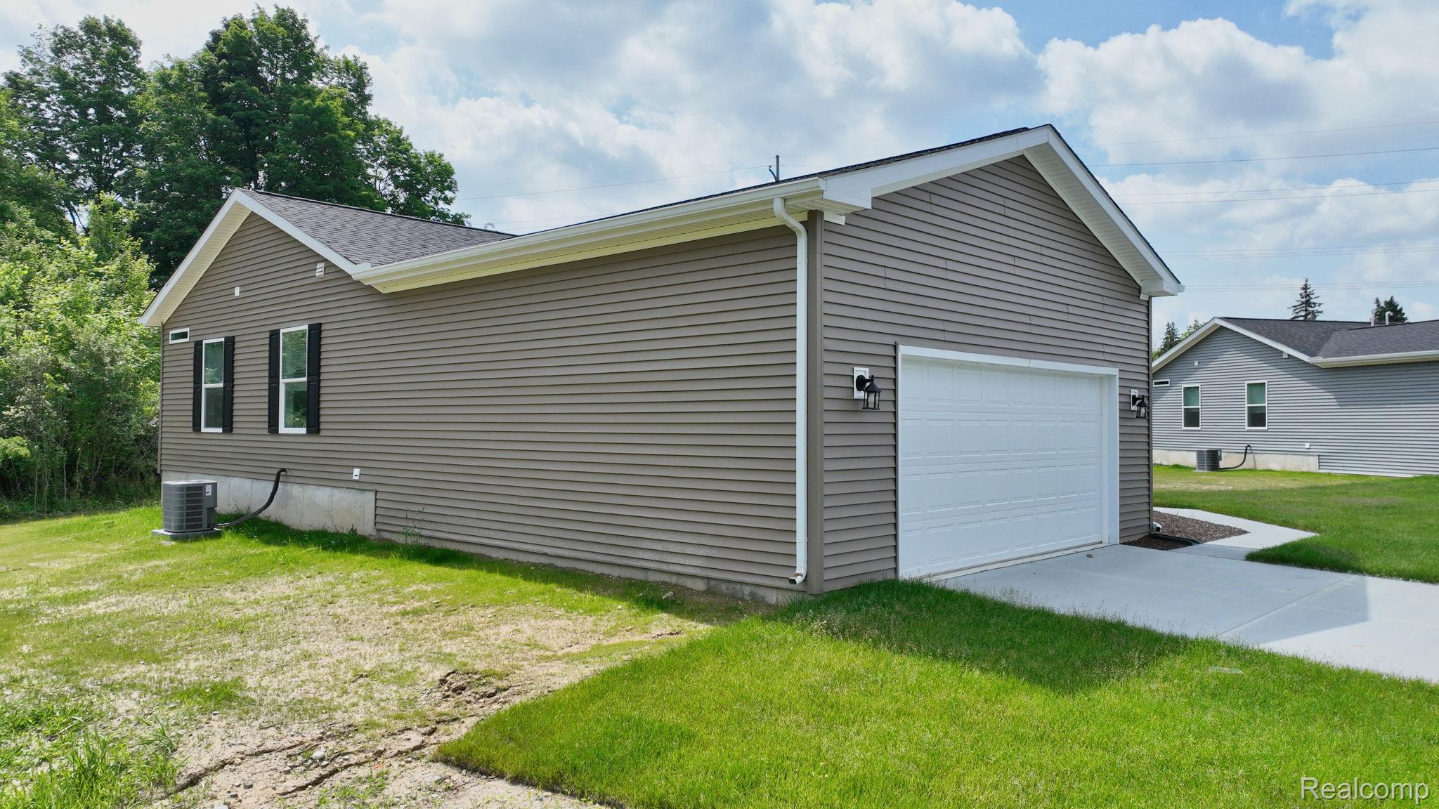 4419 MAPLE LEAF Trail