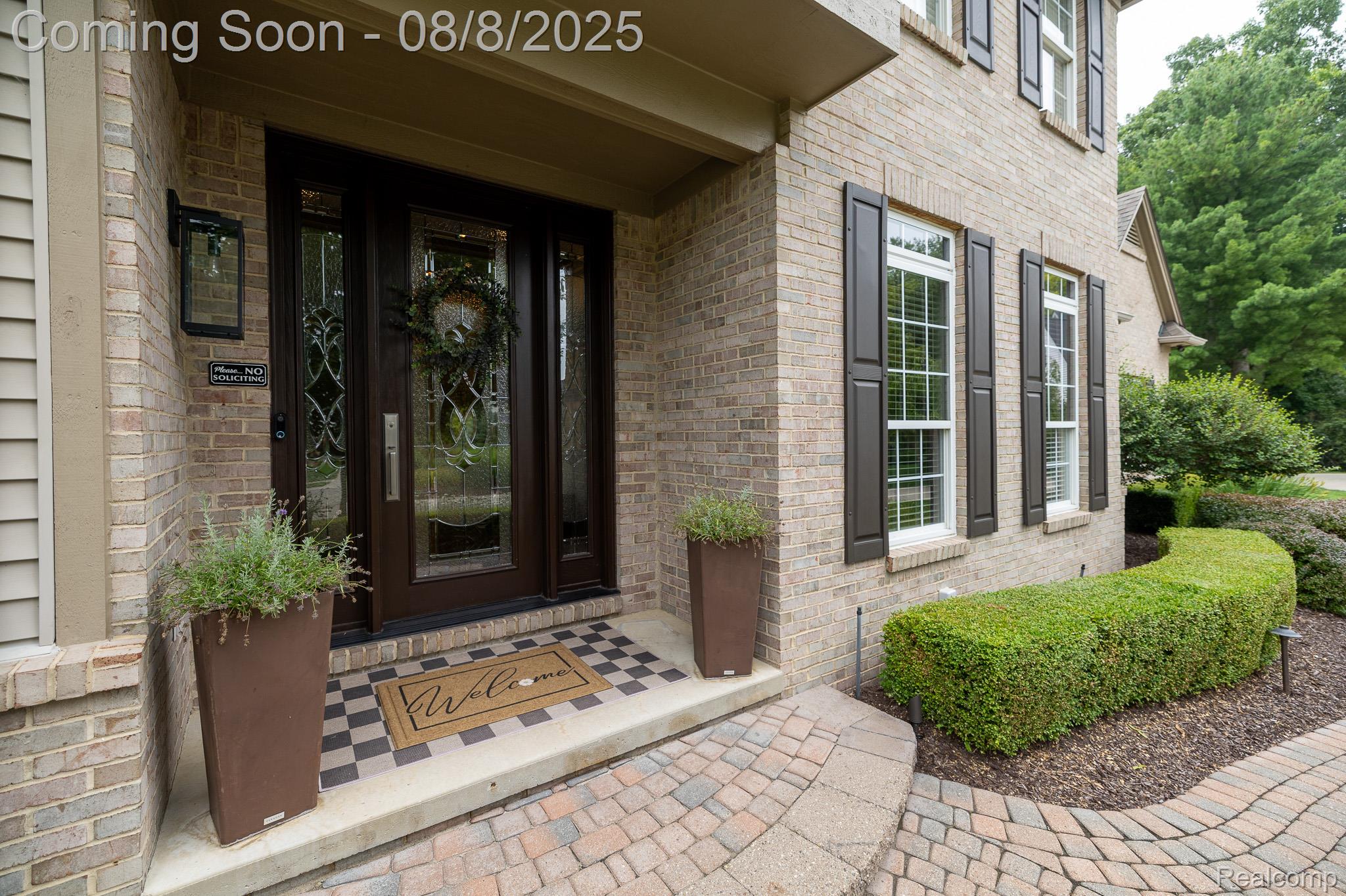 4910 Knollcrest Court