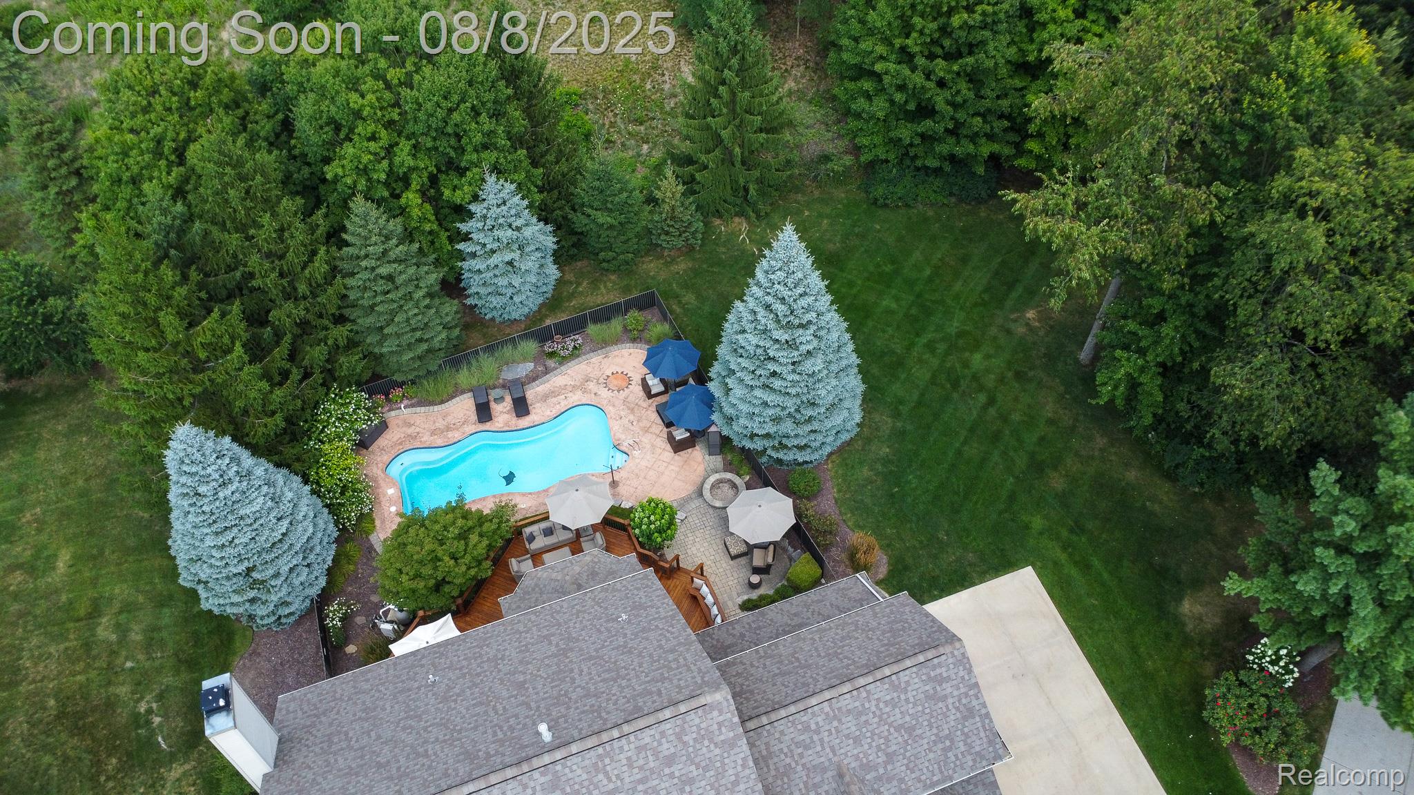 4910 Knollcrest Court