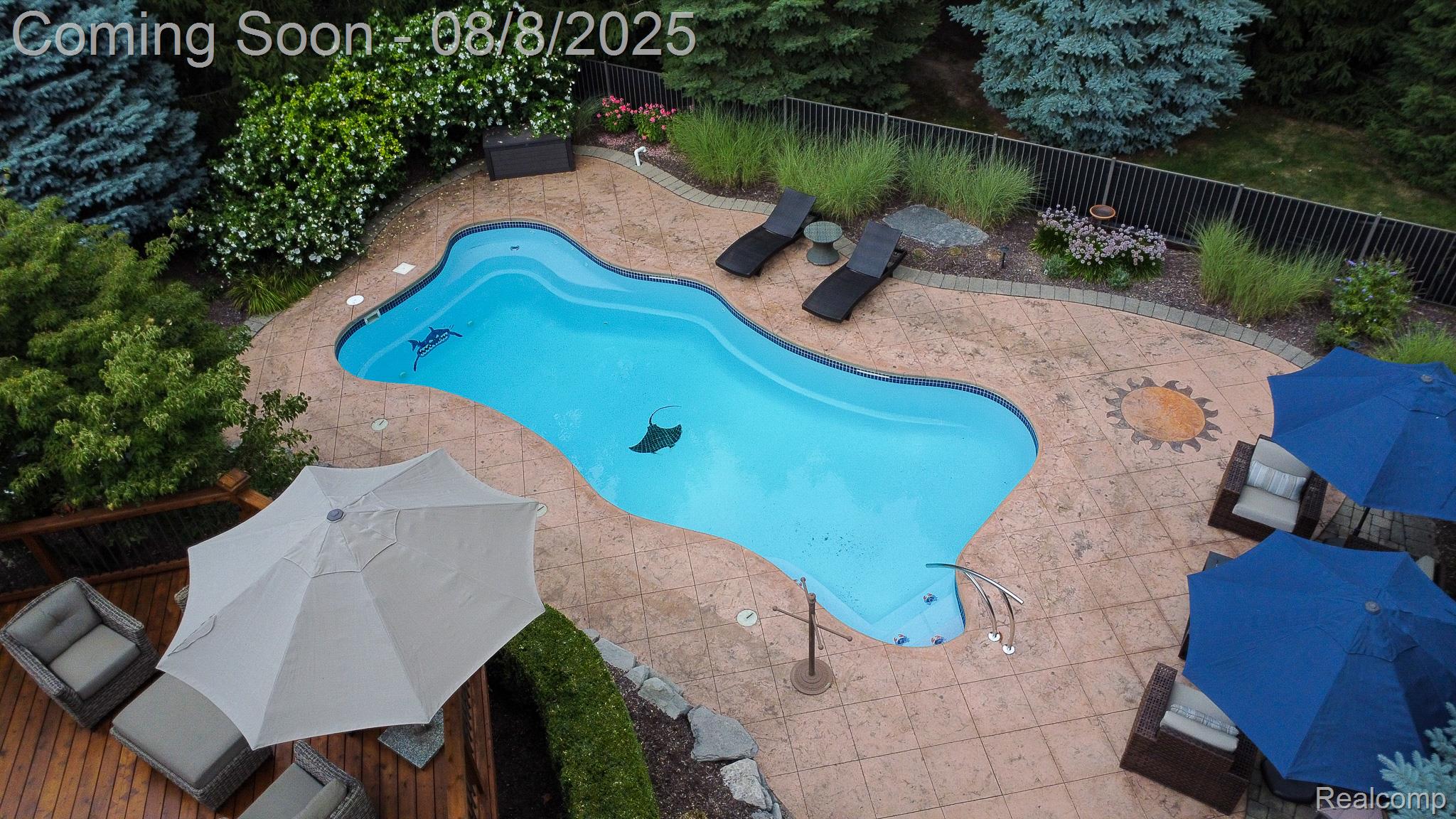 4910 Knollcrest Court