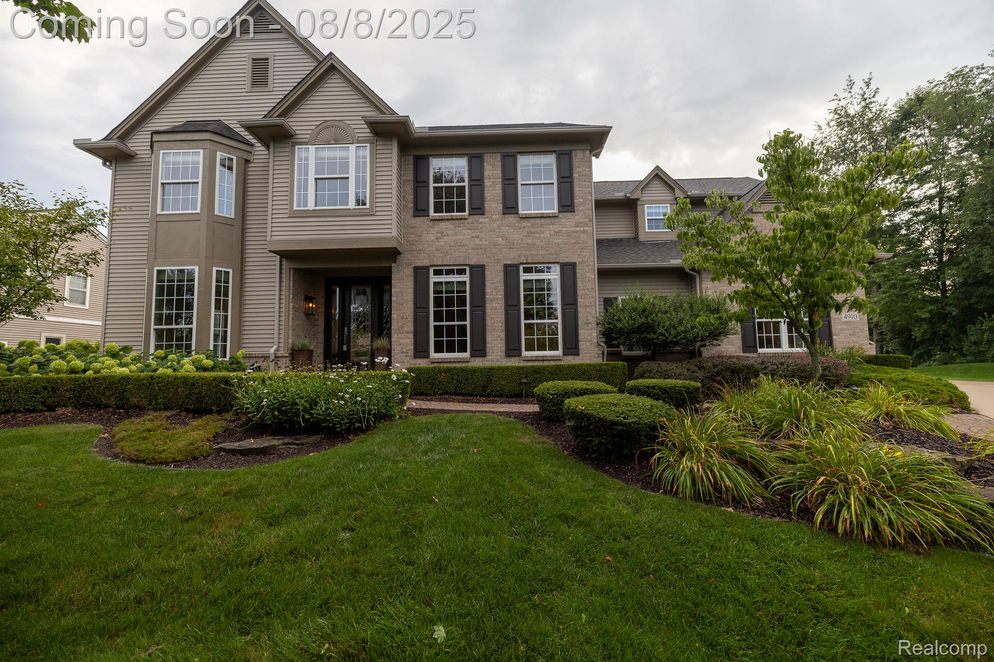 4910 Knollcrest Court