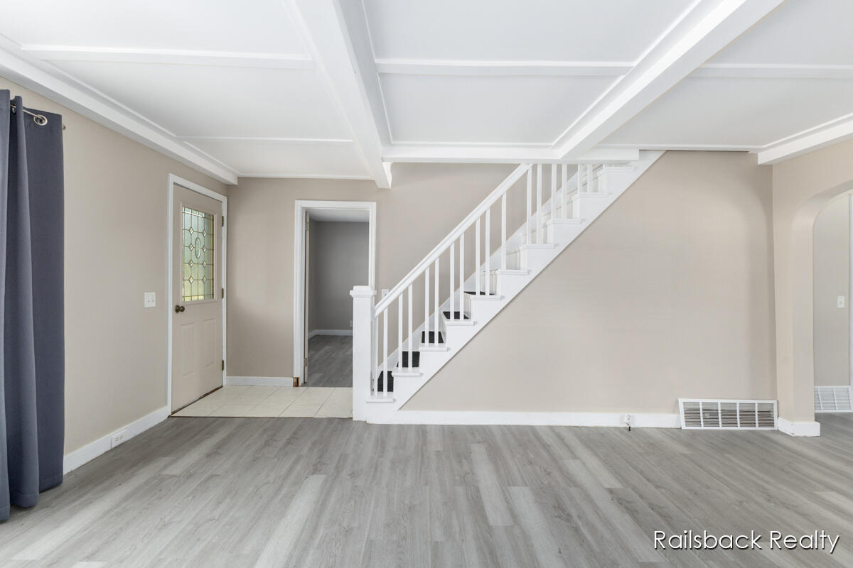 1408 E Pine Hill Avenue