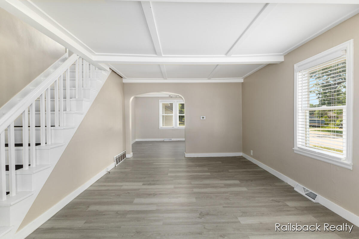 1408 E Pine Hill Avenue