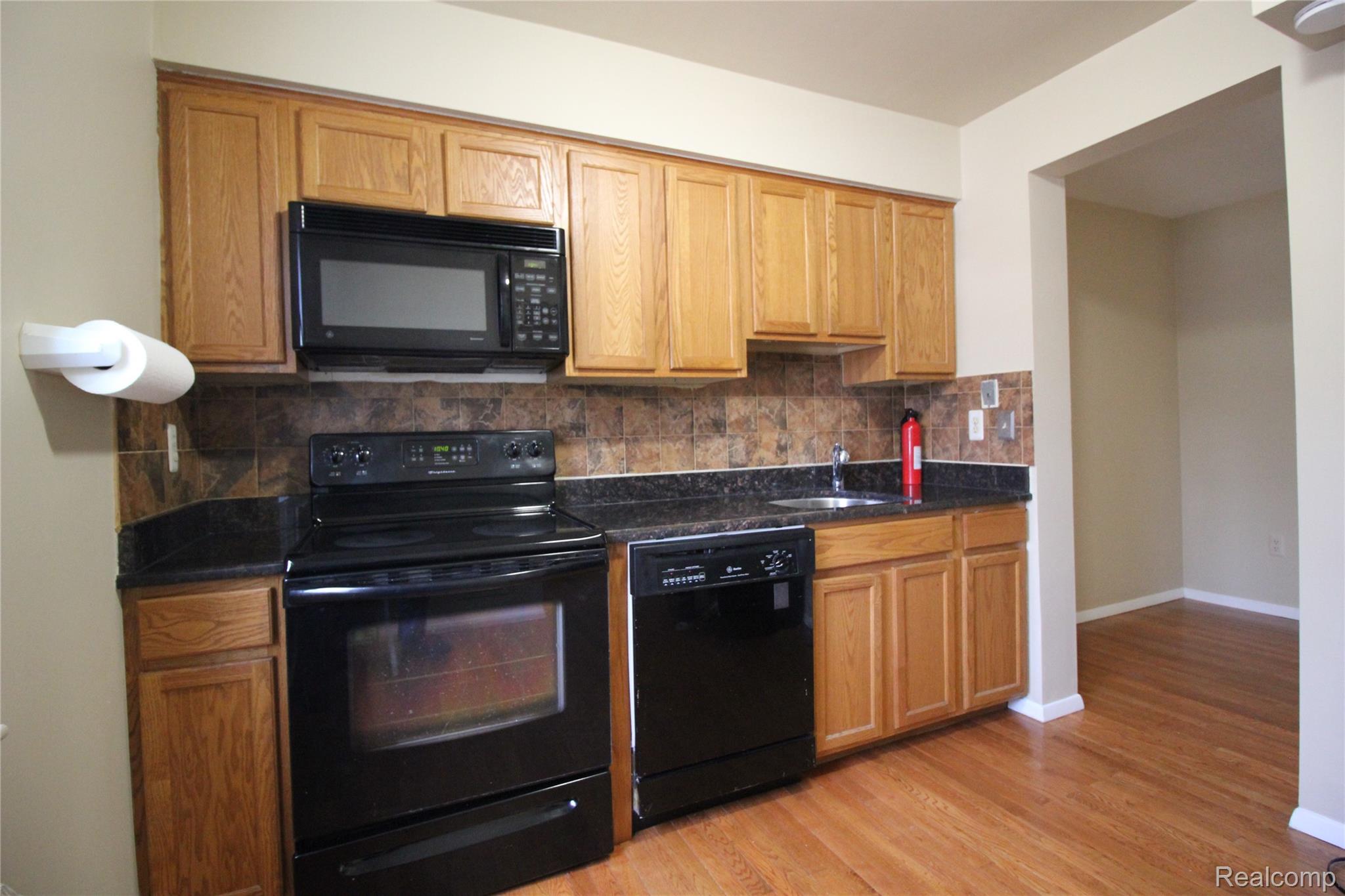 5828 Northfield Parkway