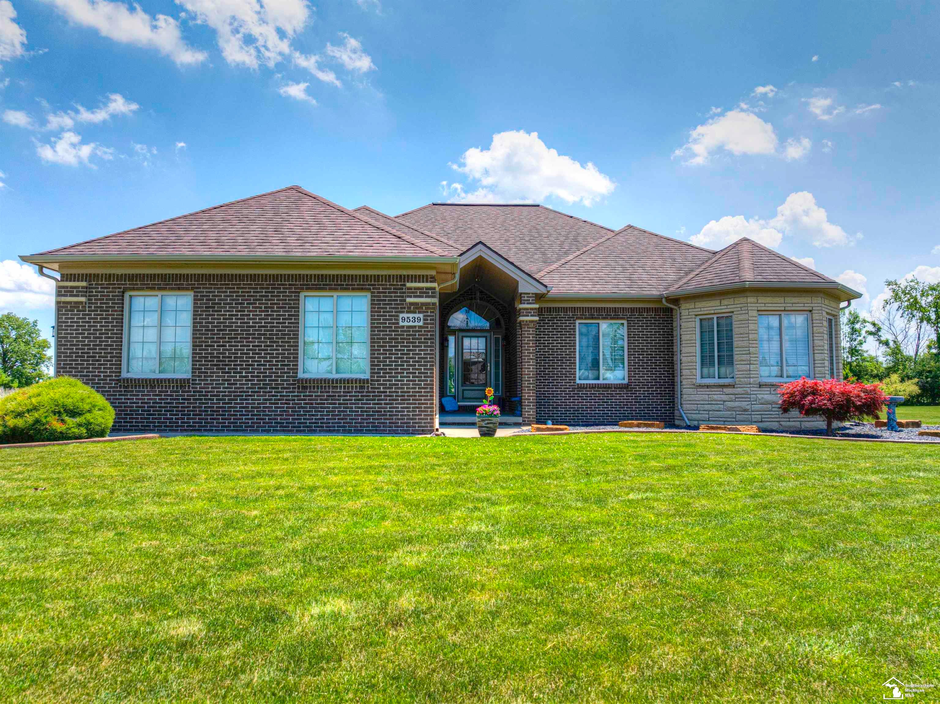 9539 Lazy Oak Drive