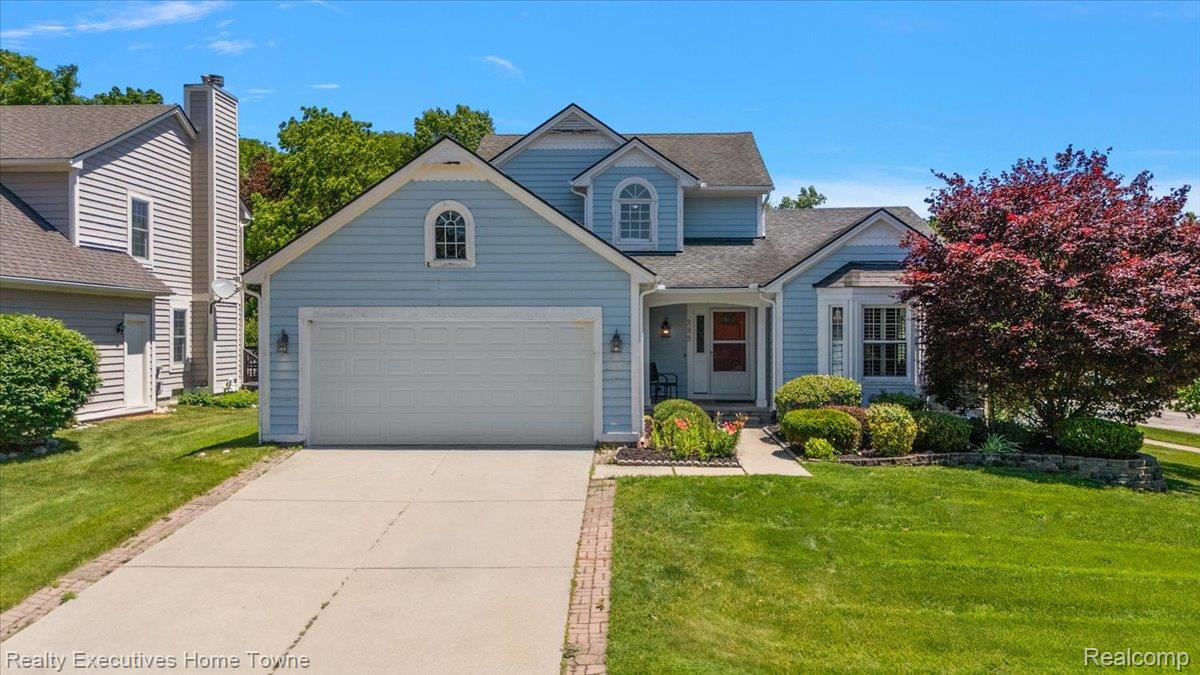 899 Hathaway Dr Drive