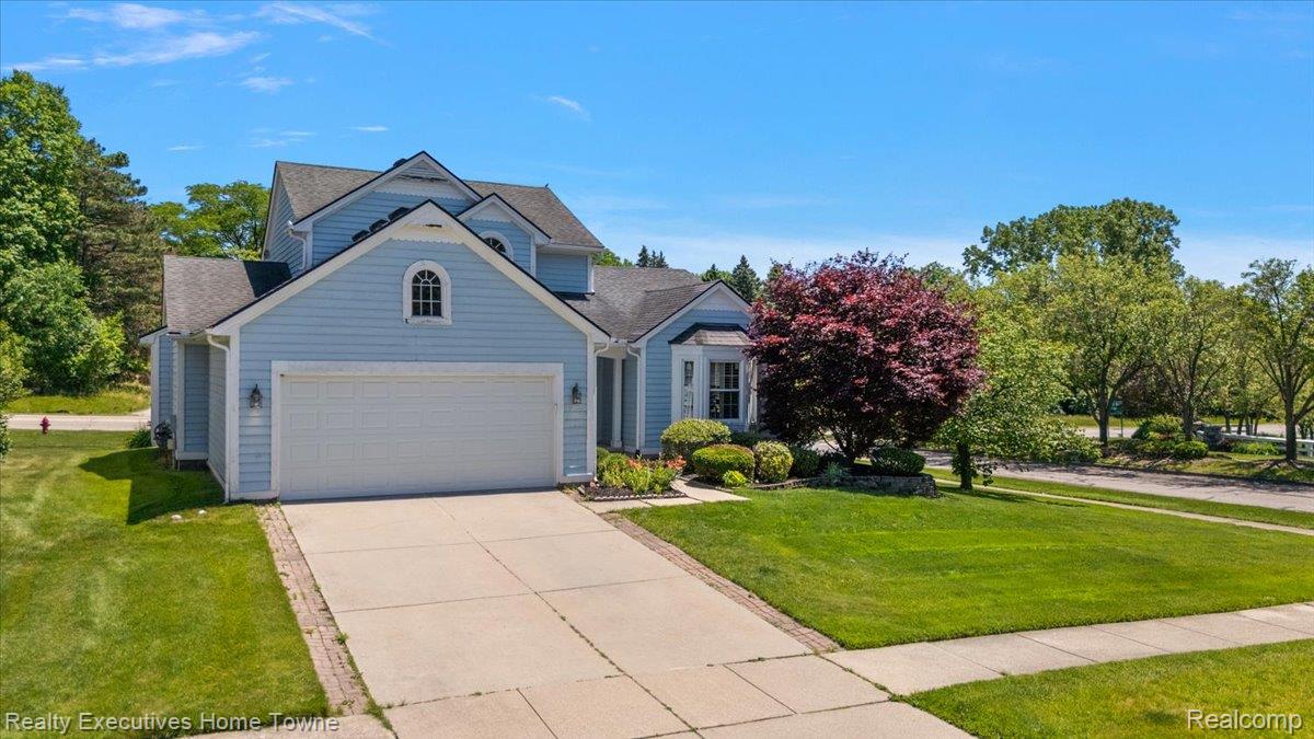 899 Hathaway Dr Drive