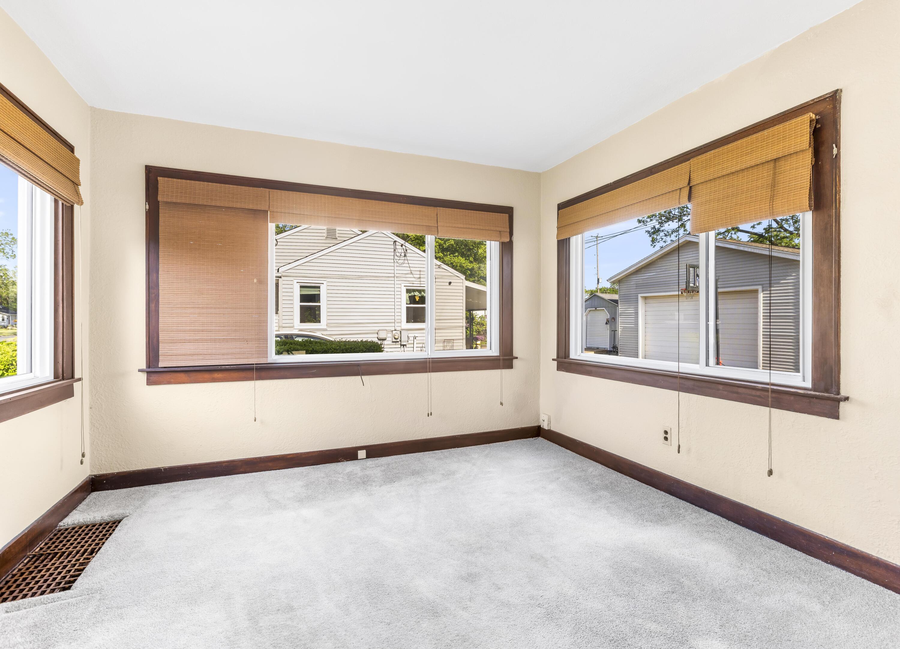 1533 W Highland Boulevard