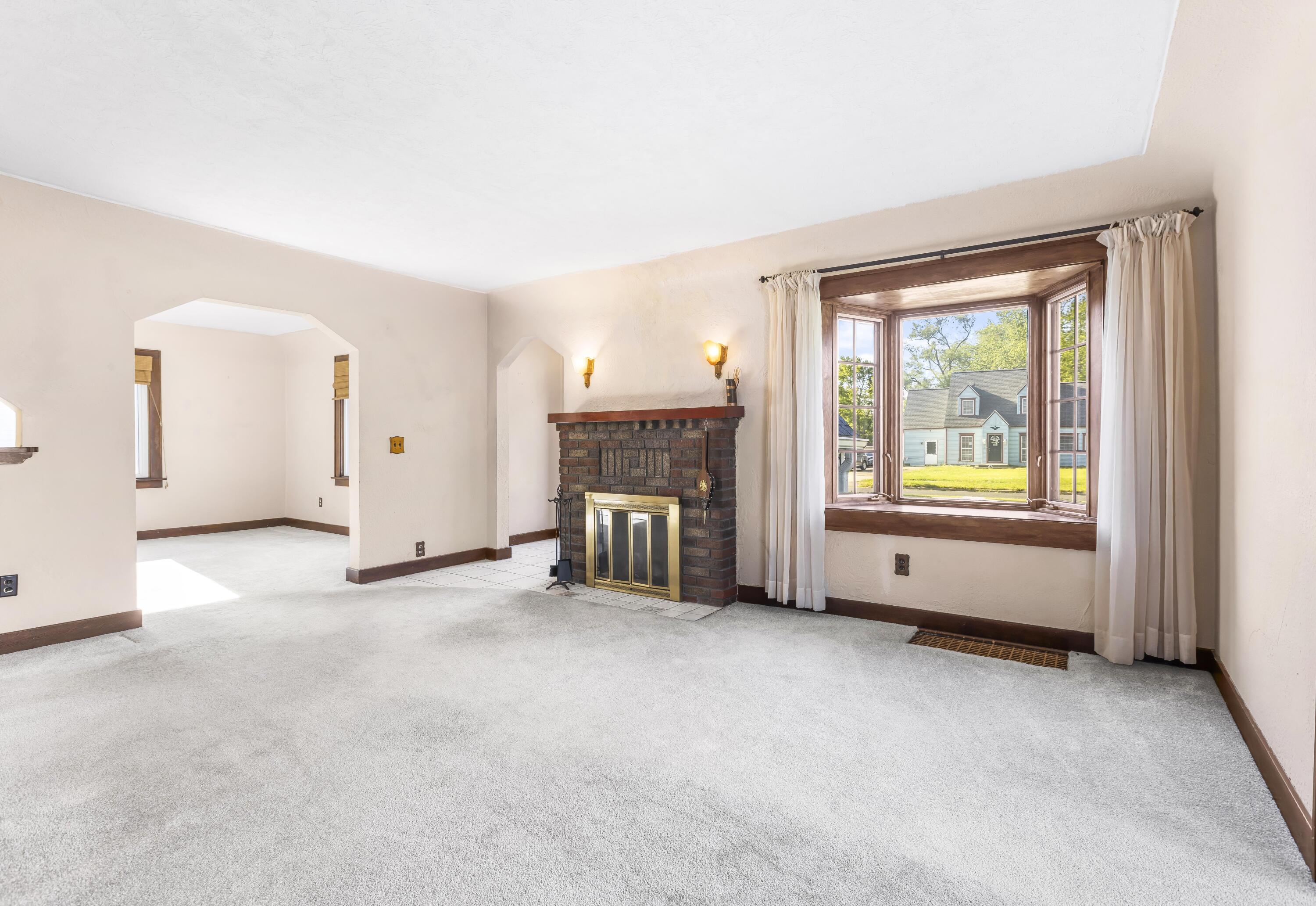 1533 W Highland Boulevard