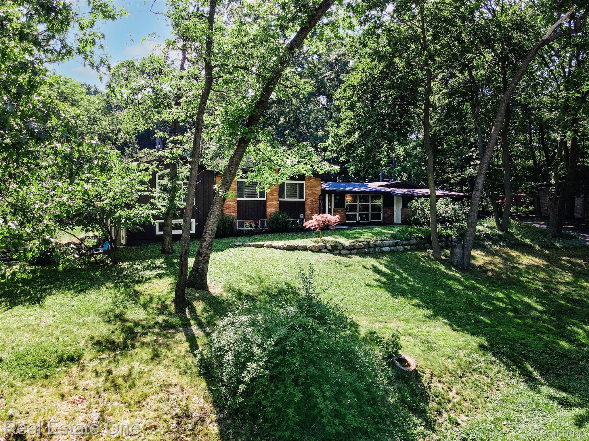 388 W Maryknoll Road