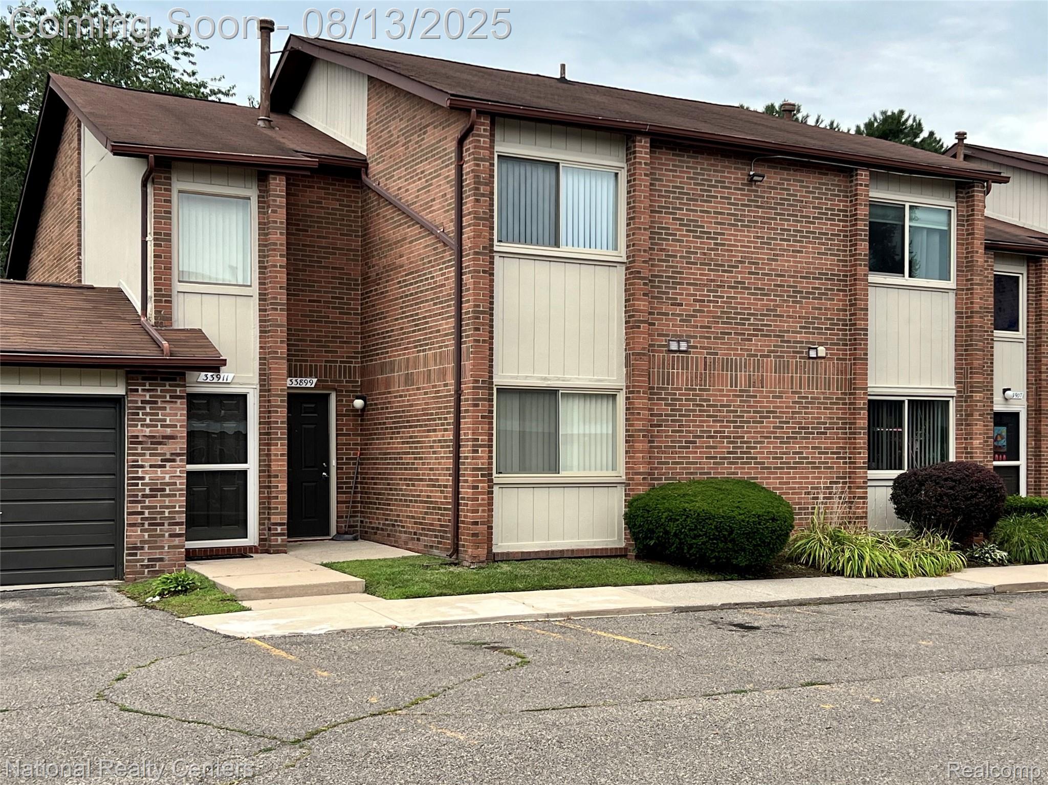 33911 Pondview Circle
