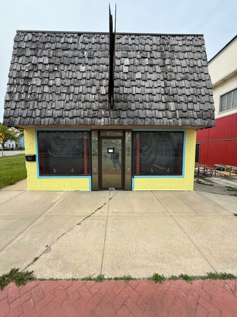 306 Salzburg Avenue Bay City City MI 48706