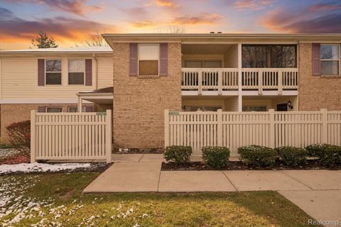 61049 Greenwood Drive South Lyon City MI 48178