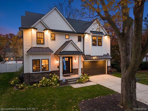 3233 Warick Road Royal Oak City MI 48073