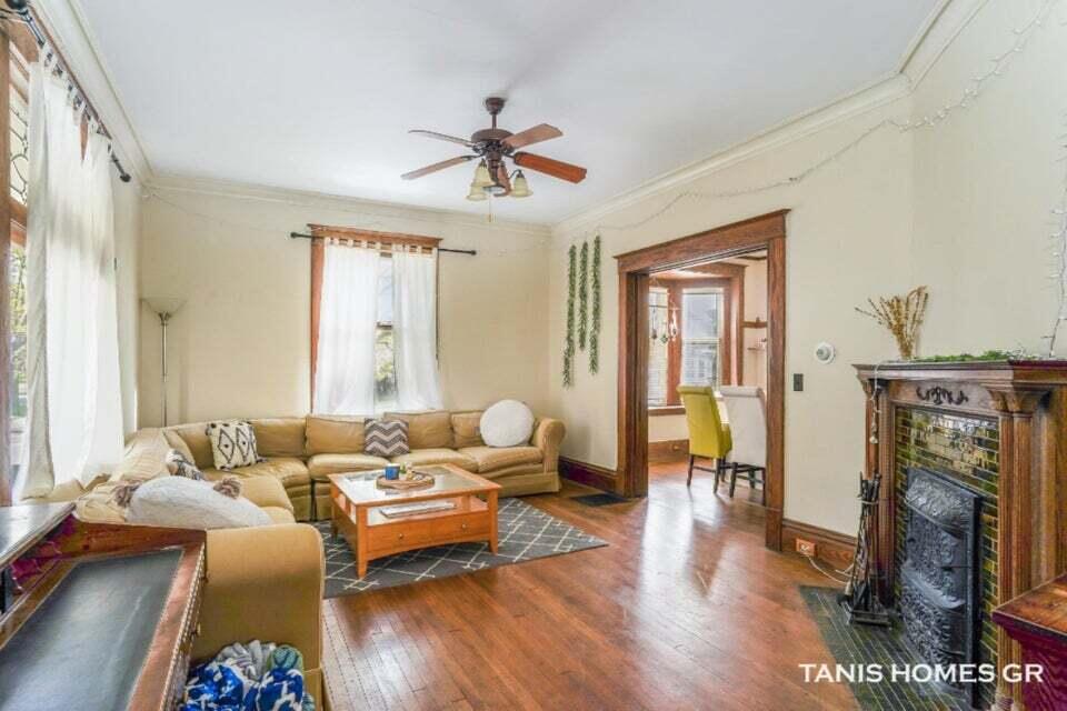 201 Lafayette Avenue NE