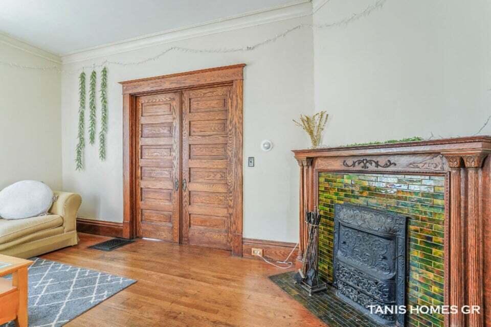201 Lafayette Avenue NE