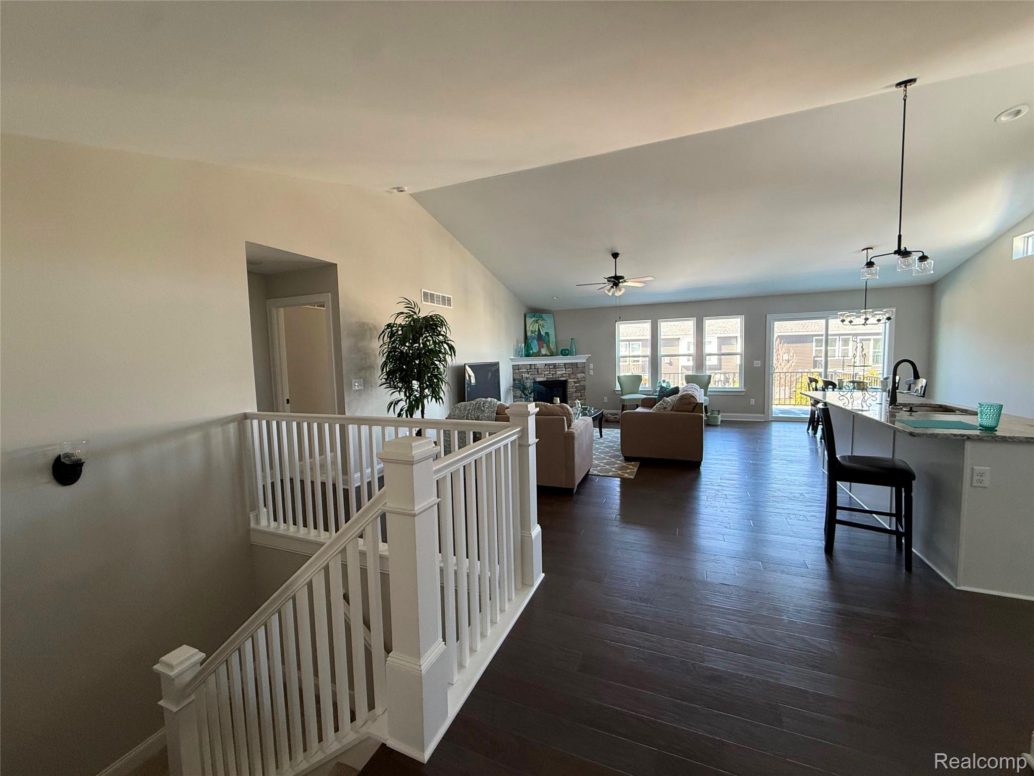 1034 CAMELLIA Circle 46