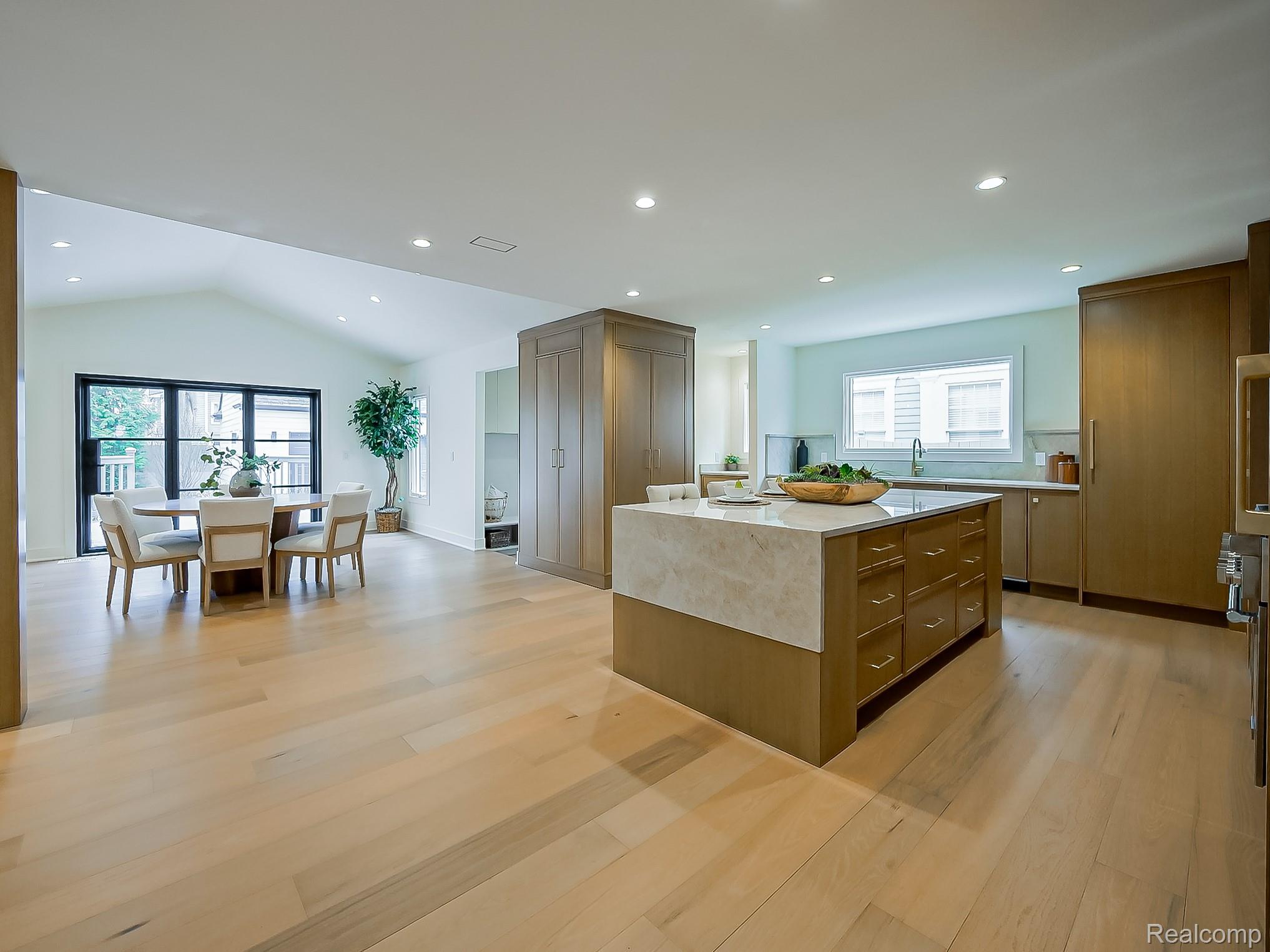 1323 Washington Boulevard