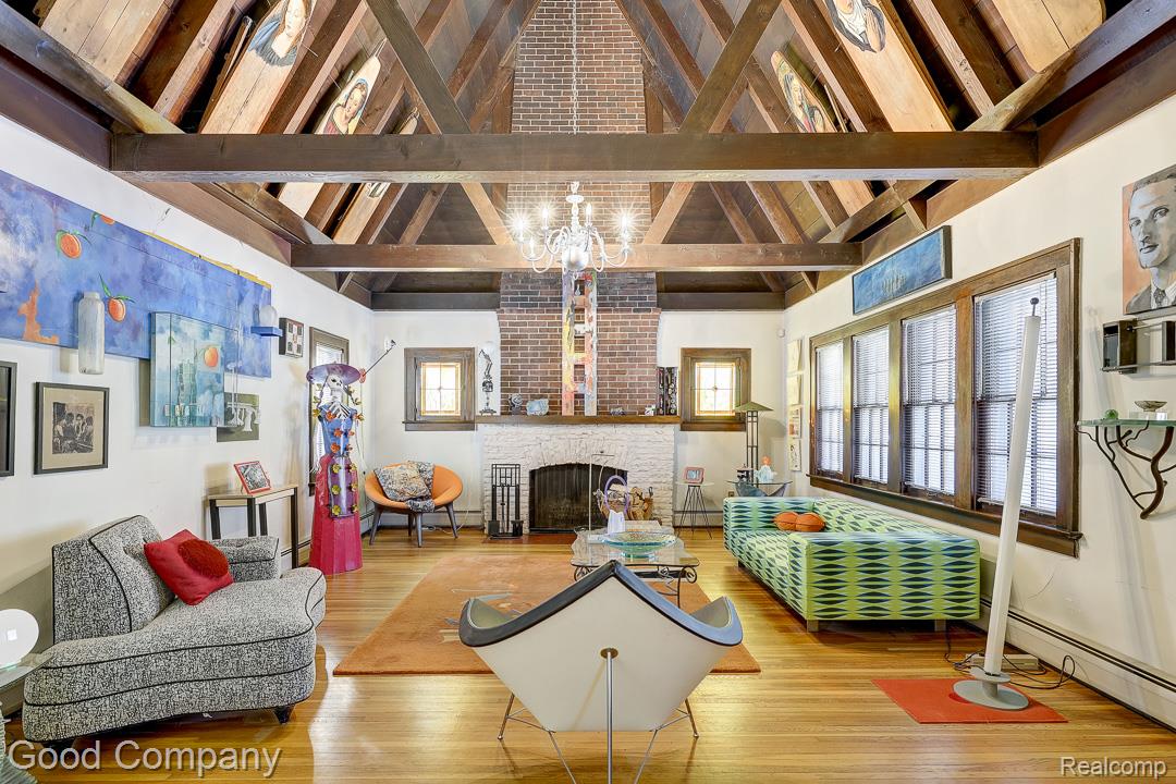 19 Oakdale Boulevard