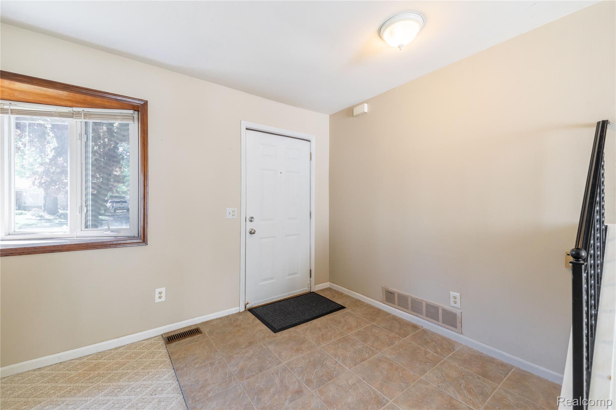 569 Hendrickson Boulevard