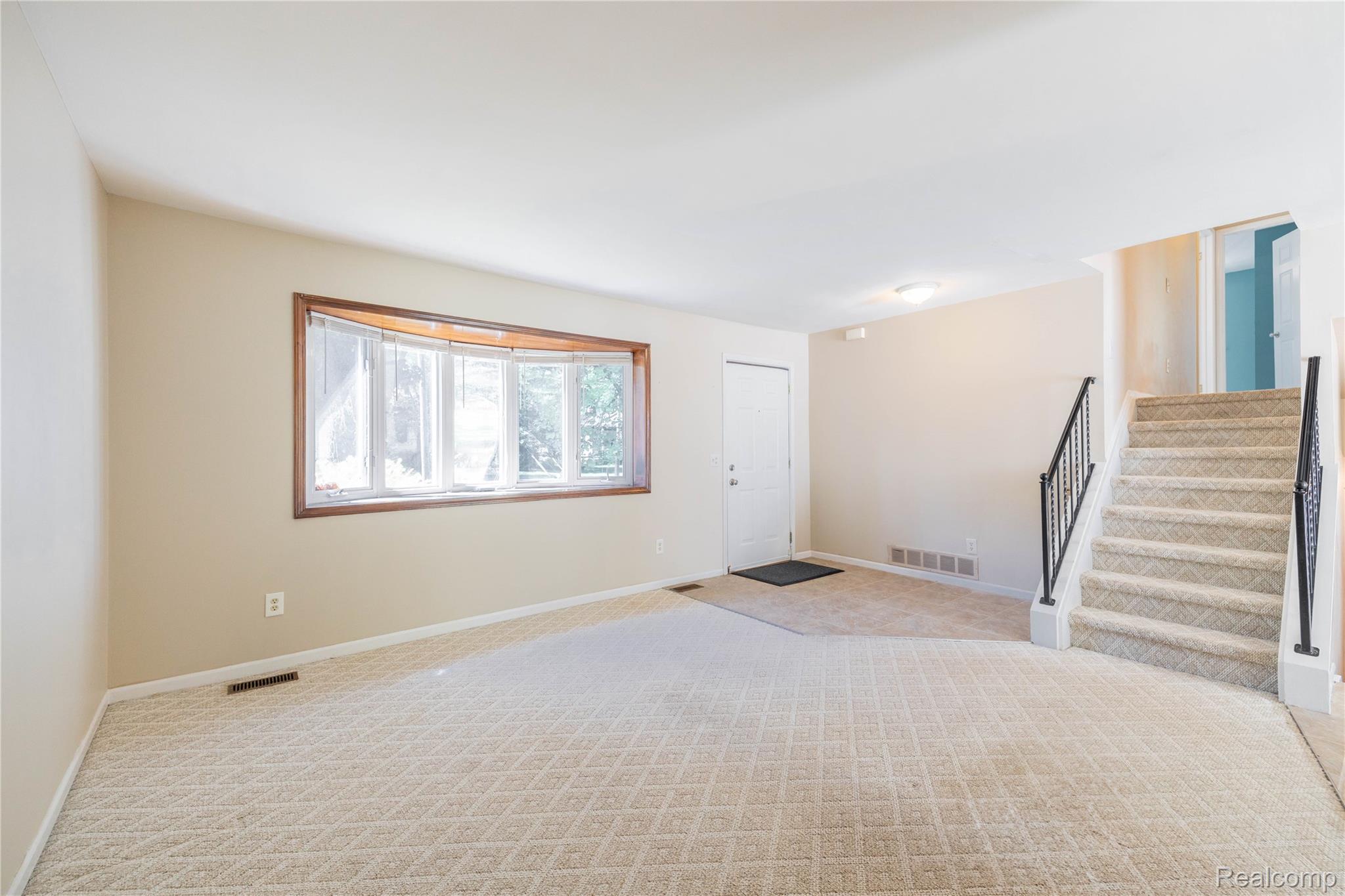569 Hendrickson Boulevard