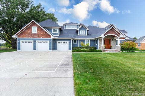 Photo of 302 Tanview Drive, Oxford Charter Township, MI 48371 (MLS # 20251039483)