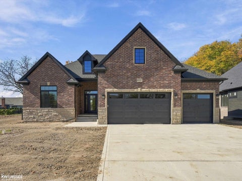 Photo of 54227 Romeo Plank Road, Macomb Township, MI 48042 (MLS # 58050225422)