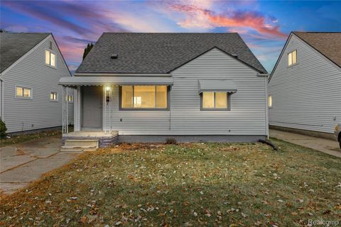 975 E Barrett Avenue Madison Heights City MI 48071