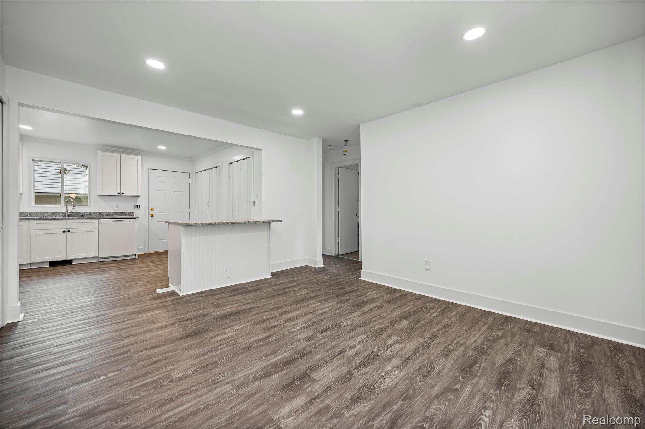 975 E Barrett Avenue