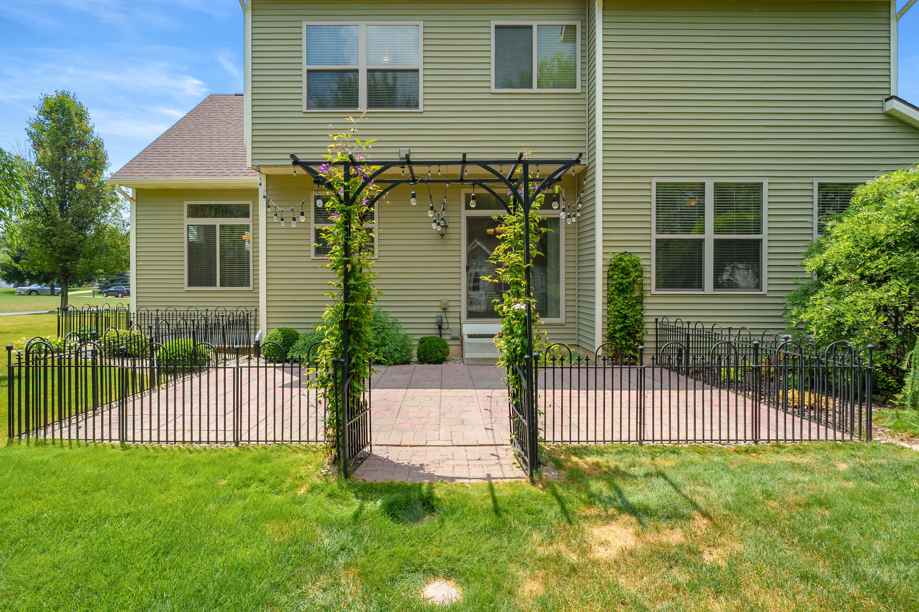 5464 Cypress Bay Drive