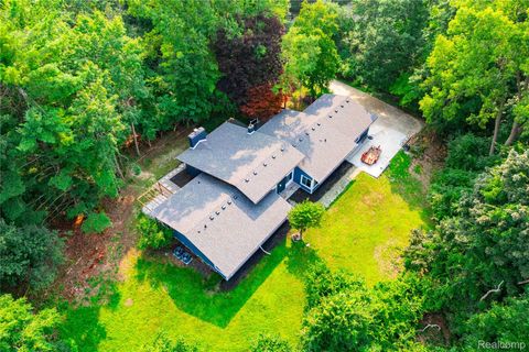 5815 Bloomfield Glens Road West Bloomfield Charter Township MI 48322