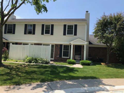 7613 Woodview Drive 46 Waterford Charter Township MI 48327