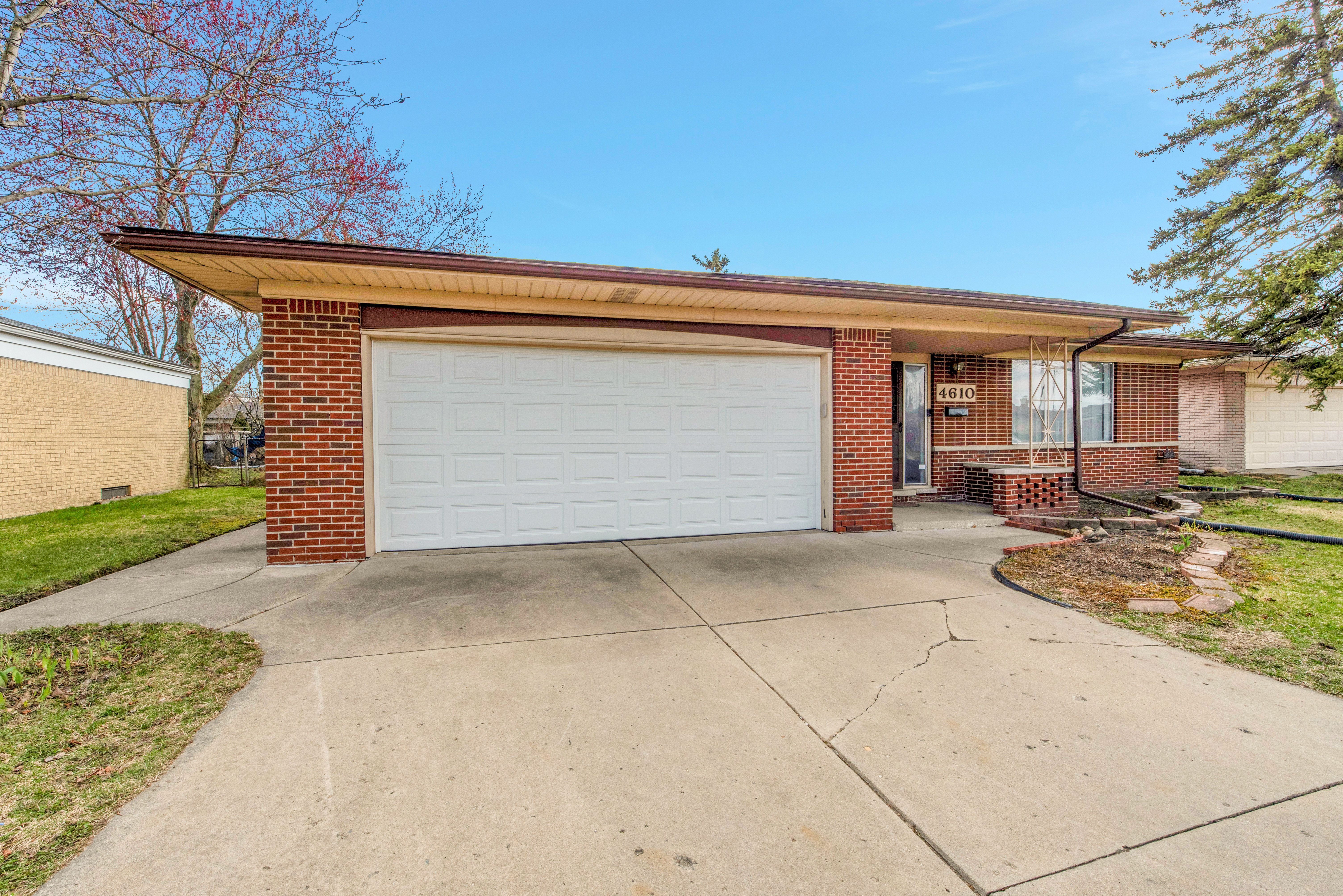 4610 BURSSENS Drive