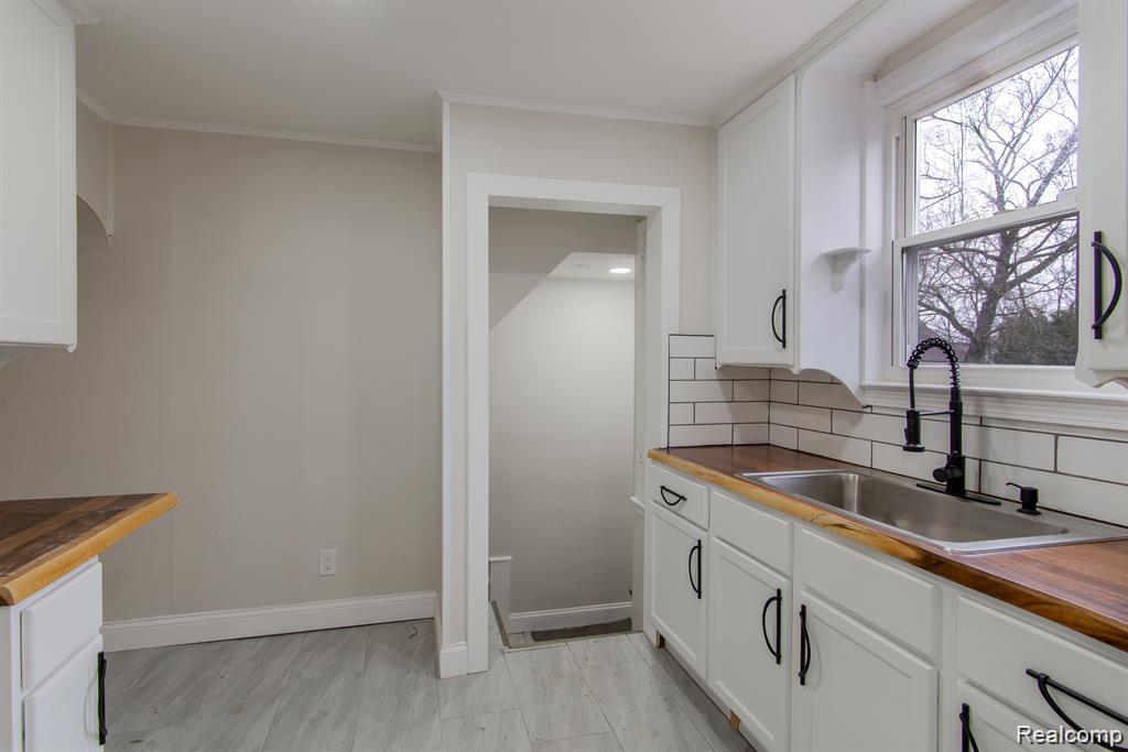 Detroit City, Michigan 48227, United States, 3 Bedrooms Bedrooms, ,1 BathroomBathrooms,Residential,Active,191929