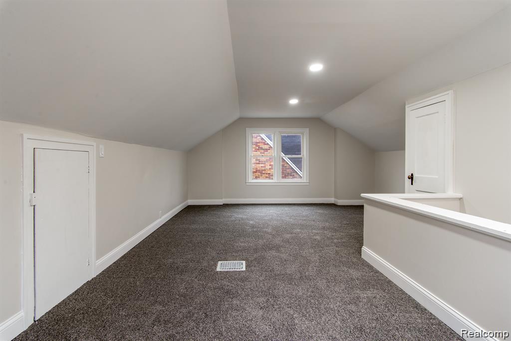 Detroit City, Michigan 48227, United States, 3 Bedrooms Bedrooms, ,1 BathroomBathrooms,Residential,Active,191929