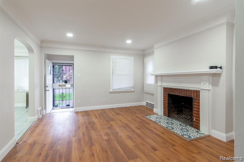 Detroit City, Michigan 48227, United States, 3 Bedrooms Bedrooms, ,1 BathroomBathrooms,Residential,Active,191929