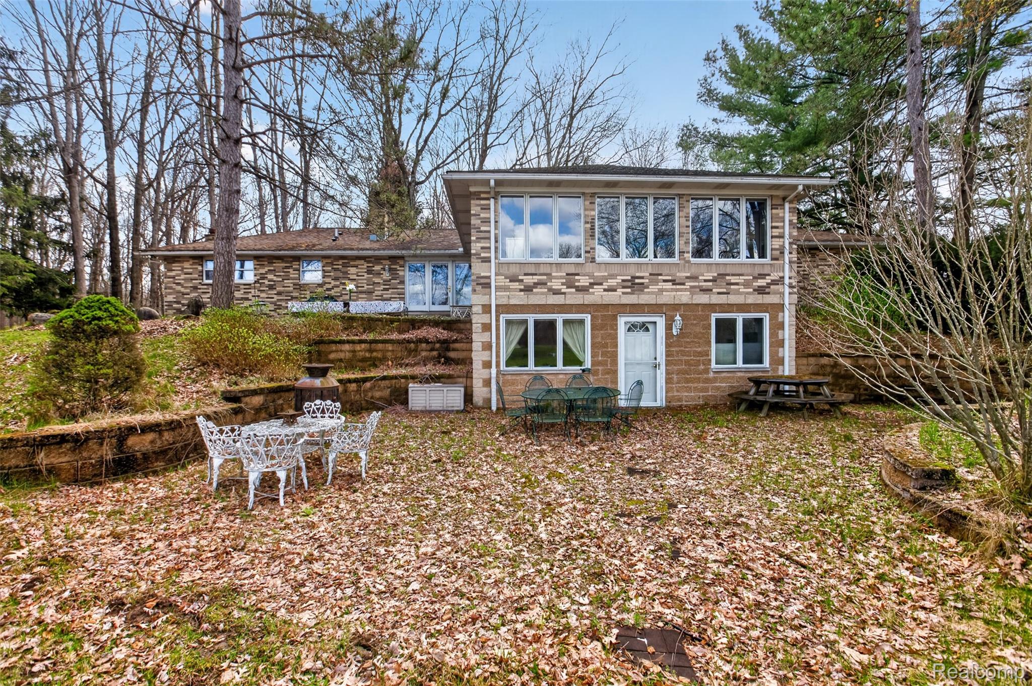 8197 Irish Road