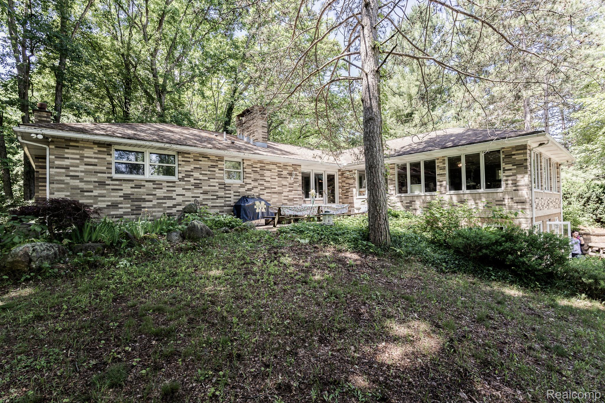 8197 Irish Road