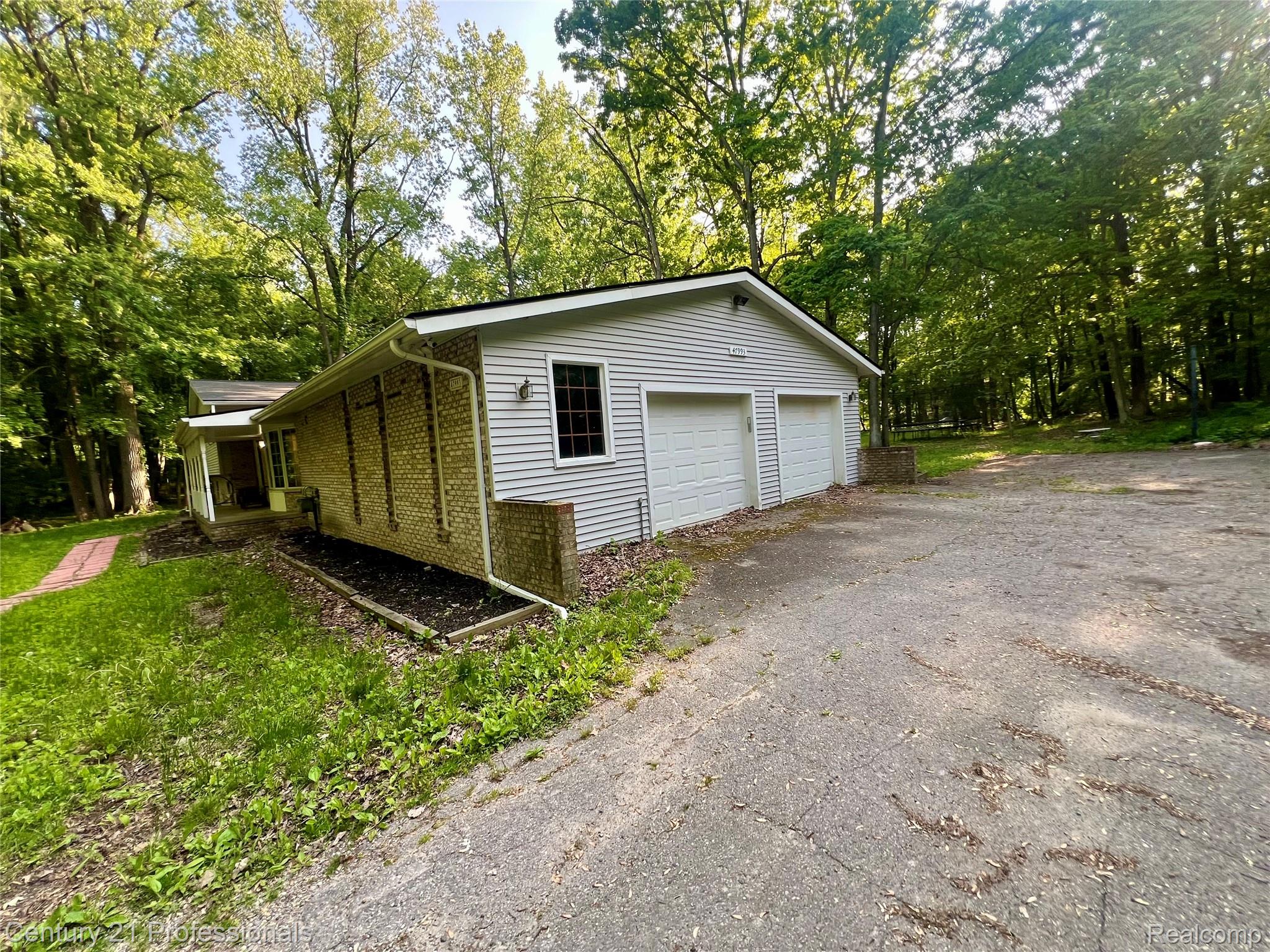 47993 9 Mile Road